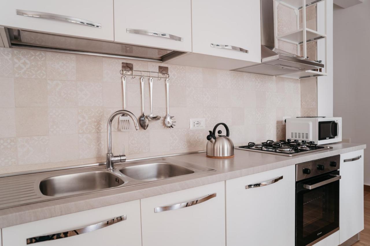Brombeis Aurea By Casanapoletana - Town Center Apartment Наполи Екстериор снимка