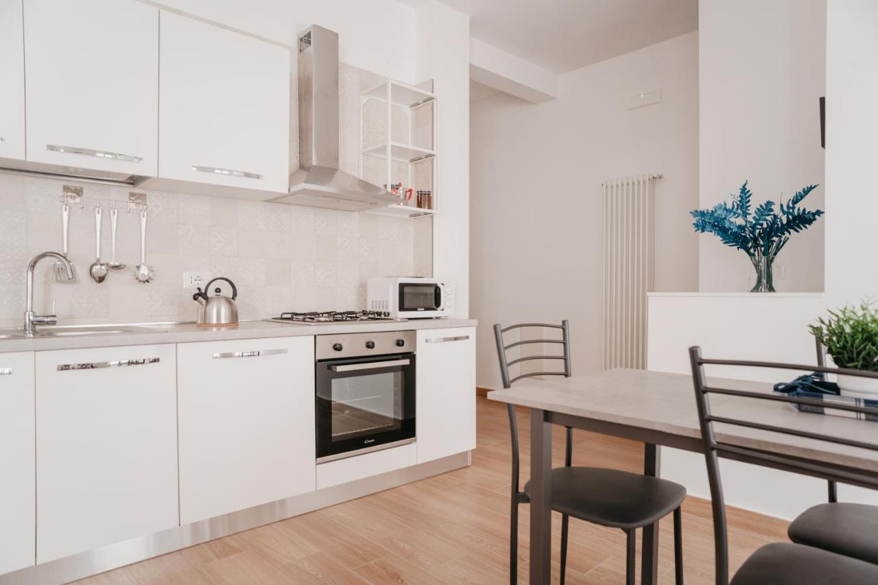 Brombeis Aurea By Casanapoletana - Town Center Apartment Наполи Екстериор снимка